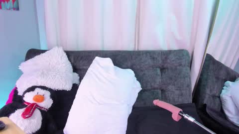 Eva Queen online show from December 4, 2025, 11:41 am