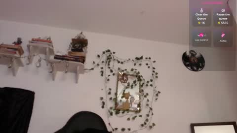 Eve Blue  friends. IG eve blue77 TW EveBlue 1 OF eveblue7 online show from November 30, 2025, 10:25 pm