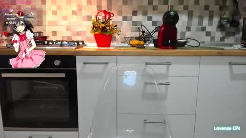 eveeevian online show from September 29, 2025, 5:18 pm