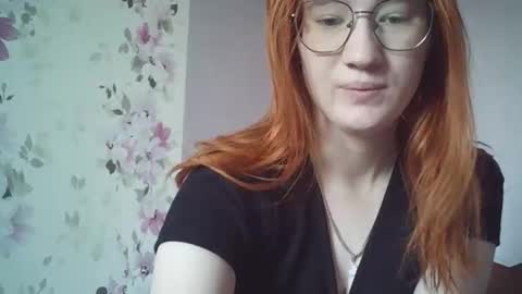 Snapshot of eveliina_shy chatting on February 9, 2026, 6:39 am Evelina online show from February 9, 2026, 6:39 am