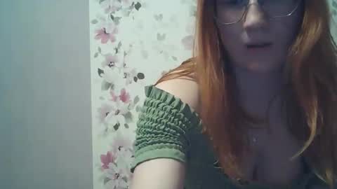 Snapshot of eveliina_shy chatting on February 18, 2026, 12:23 pm Evelina online show from February 18, 2026, 12:23 pm