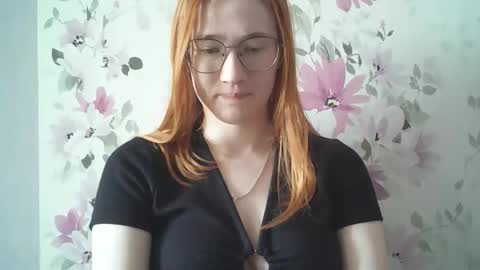 Snapshot of eveliina_shy chatting on March 1, 2026, 11:34 am Evelina online show from March 1, 2026, 11:34 am