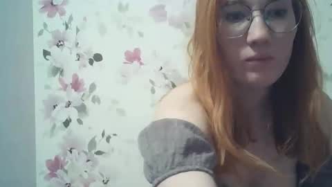Snapshot of eveliina_shy chatting on April 19, 2026, 3:44 pm Evelina online show from April 19, 2026, 3:44 pm