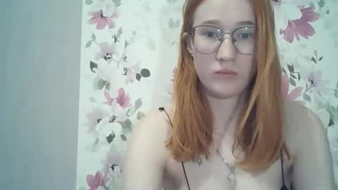 Snapshot of eveliina_shy chatting on April 28, 2026, 3:17 pm Evelina online show from April 28, 2026, 3:17 pm