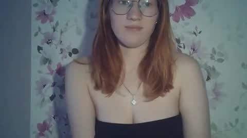 Snapshot of eveliina_shy chatting on April 29, 2026, 1:48 pm Evelina online show from April 29, 2026, 1:48 pm