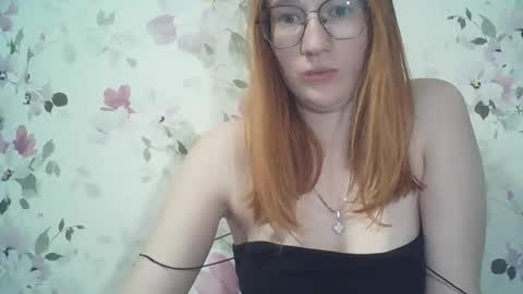Snapshot of eveliina_shy chatting on April 29, 2026, 5:30 pm Evelina online show from April 29, 2026, 5:30 pm