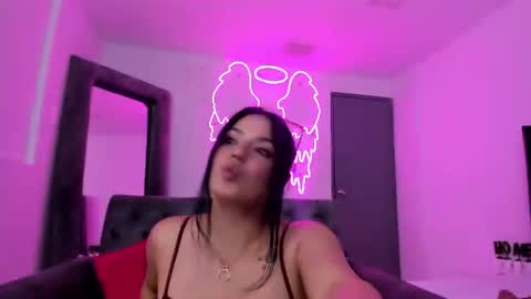 evelin__thompsson online show from July 25, 2026, 3:15 am