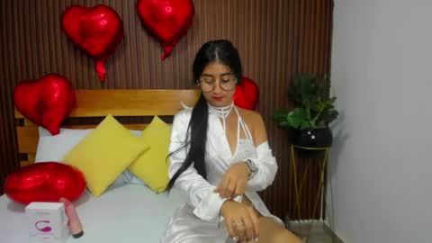 BELLA online show from February 14, 2025, 3:05 pm