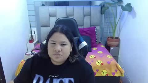 evelin zaens online show from July 9, 2026, 3:54 am