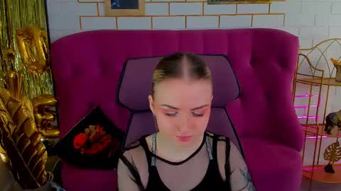 Evelina online show from May 27, 2026, 9:06 am