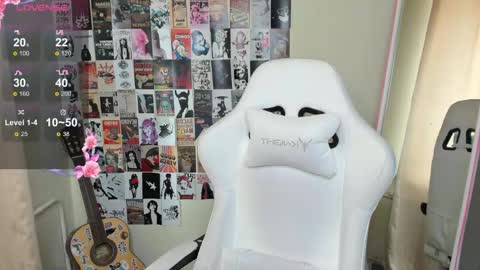 Evelina online show from May 10, 2026, 1:22 am