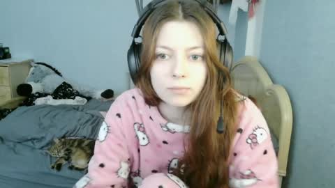 Snapshot of evelinamercer chatting on June 6, 2026, 10:42 am Alice 3 online show from June 6, 2026, 10:42 am