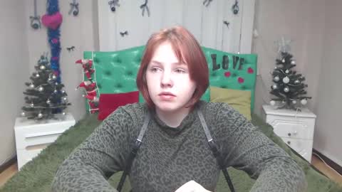 EvelinaRedfox online show from December 18, 2025, 6:08 am