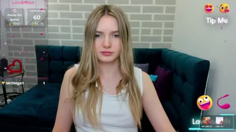 Eveline online show from March 11, 2026, 8:42 am