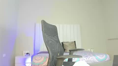 Snapshot of evelyn_jones__ chatting on September 9, 2025, 4:12 am evelyn_jones__ online show from September 9, 2025, 4:12 am