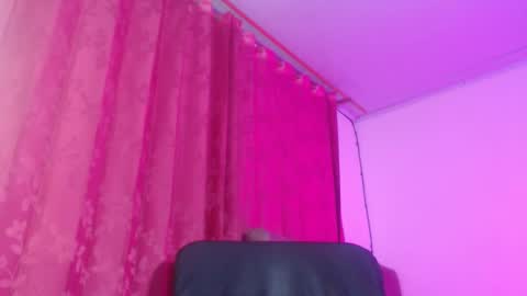 Snapshot of evelyn_sandoval chatting on October 25, 2025, 2:30 am Evelyn Sandoval online show from October 25, 2025, 2:30 am