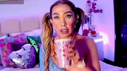 EvelynaGrey online show from November 6, 2025, 7:15 pm