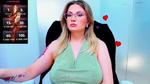 evelyne_rose online show from March 7, 2025, 9:18 am