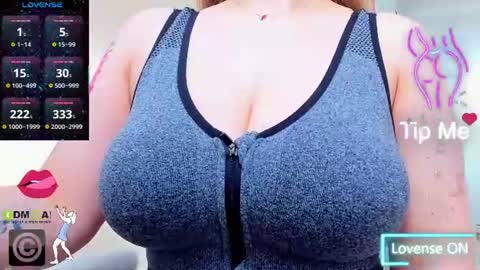 evelyne_rose online show from July 18, 2026, 5:33 am