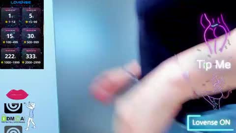 evelyne_rose online show from July 27, 2026, 5:14 am