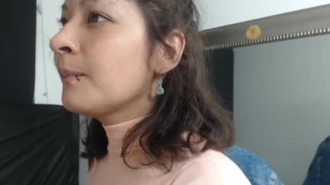 Evelyne online show from April 15, 2026, 3:02 am