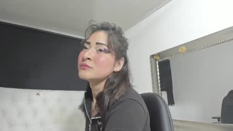 Snapshot of evelynesex chatting on June 14, 2026, 3:19 am Evelyne online show from June 14, 2026, 3:19 am