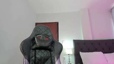 LAURA SOFIA  INDEPENDENT MODEL FOLLOW ME NOW ALMOST 10000 FOLLOWERS online show from November 2, 2025, 2:52 pm