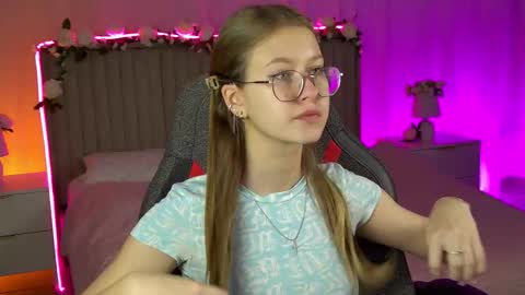 Snapshot of evemundie chatting on October 25, 2025, 12:45 pm Eve online show from October 25, 2025, 12:45 pm