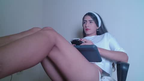 everly_monroe online show from November 10, 2025, 6:12 am