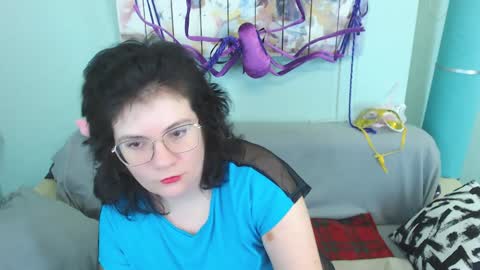 Snapshot of everly_rays chatting on December 6, 2024, 9:21 am Everly online show from December 6, 2024, 9:21 am