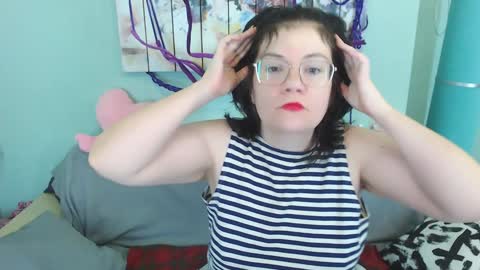 Snapshot of everly_rays chatting on December 15, 2024, 3:02 am Everly online show from December 15, 2024, 3:02 am