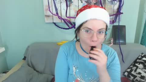 Snapshot of everly_rays chatting on December 25, 2024, 4:54 pm Everly online show from December 25, 2024, 4:54 pm