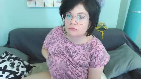 Snapshot of everly_rays chatting on February 12, 2025, 2:10 pm Everly online show from February 12, 2025, 2:10 pm