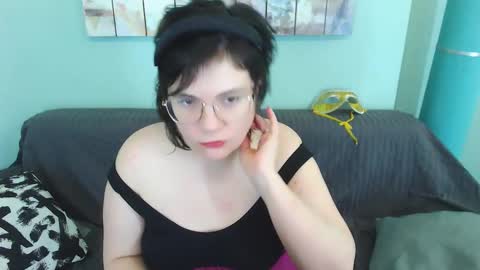 Snapshot of everly_rays chatting on February 18, 2025, 8:14 pm Everly online show from February 18, 2025, 8:14 pm