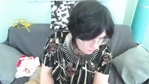 Snapshot of everly_rays chatting on March 6, 2025, 10:52 am Everly online show from March 6, 2025, 10:52 am