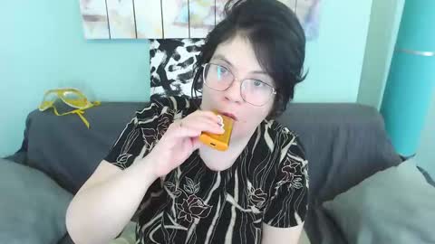 Snapshot of everly_rays chatting on March 7, 2025, 5:18 am Everly online show from March 7, 2025, 5:18 am