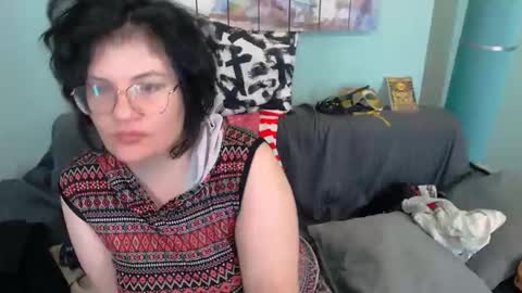 Snapshot of everly_rays chatting on September 8, 2025, 5:01 pm Everly online show from September 8, 2025, 5:01 pm