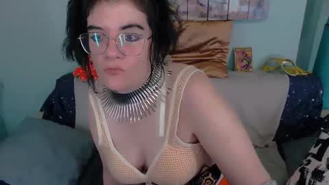 Snapshot of everly_rays chatting on November 6, 2025, 8:54 pm Everly online show from November 6, 2025, 8:54 pm