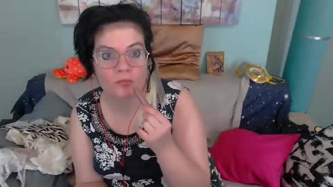 Snapshot of everly_rays chatting on November 25, 2025, 4:40 pm Everly online show from November 25, 2025, 4:40 pm