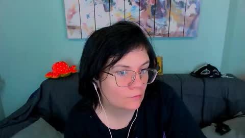 Everly online show from March 1, 2026, 2:08 pm