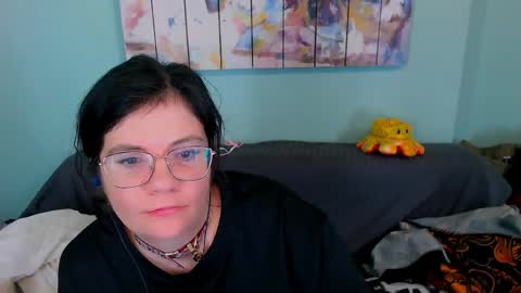 Everly online show from April 18, 2026, 7:58 pm