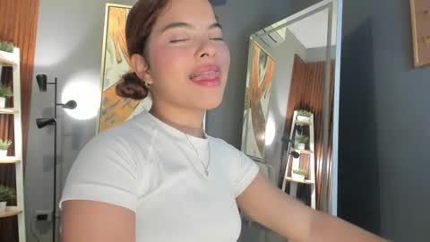 Sophia online show from January 14, 2026, 7:52 pm