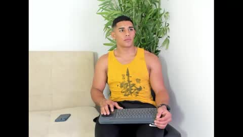 Snapshot of evessinn chatting on June 2, 2026, 5:04 pm luis online show from June 2, 2026, 5:04 pm