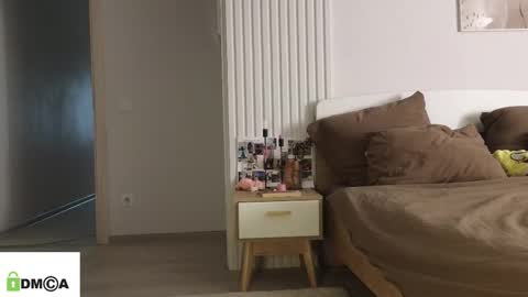 evi_woow online show from March 2, 2026, 4:25 am