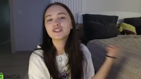 evi_woow online show from April 5, 2026, 10:18 pm