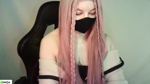 Renesme White Im here from Monday to Friday online show from May 26, 2026, 2:40 am