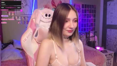 Evie online show from November 28, 2025, 3:09 am