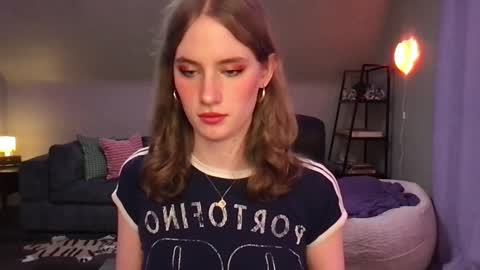 Snapshot of eviecam chatting on March 2, 2025, 2:41 am Evie3 online show from March 2, 2025, 2:41 am