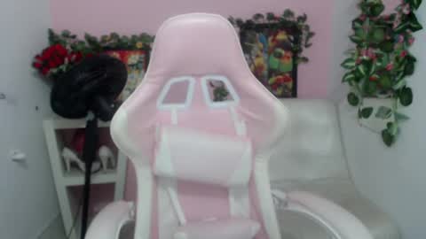 Pamela  online show from September 15, 2025, 4:07 pm