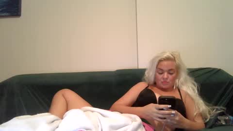 Badblondebunny online show from December 19, 2024, 4:13 am